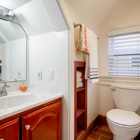 Alameda 3Br Unique Victorian Penthouse With Deck And Outdoor Furniture, Ac, 3 Blocks To Beach & Shopping Center & 2 Free Parking Spaces Extérieur photo